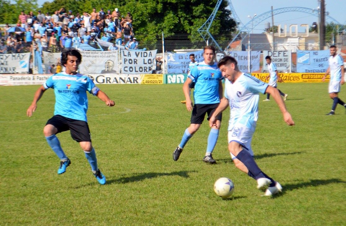 Deportivo y Central Larroque parten con ventaja en las semifinales del segundo torneo del año