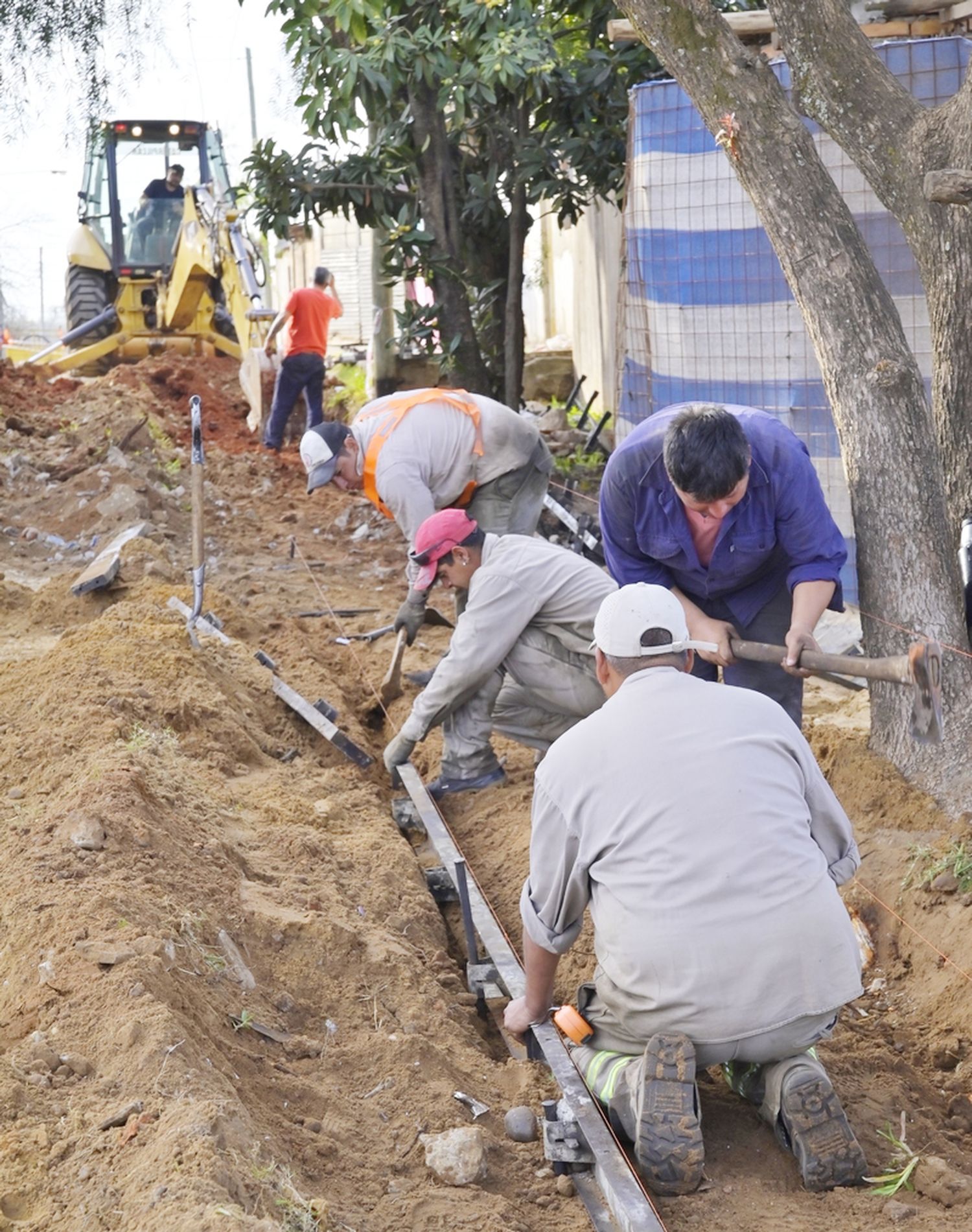 Avanzan las obras de cordón cuneta y veredas en los barrios concordienses