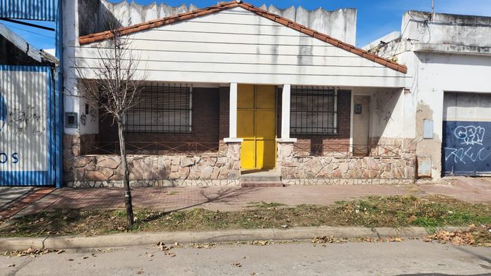 casa abandonada calle Alvear barrio 30 de octubre - 2