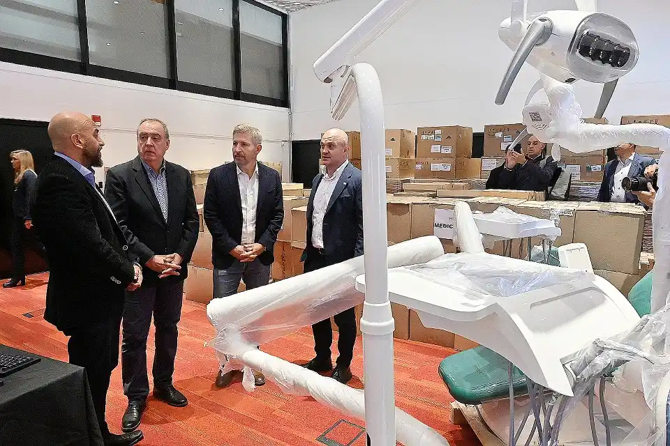 Frigerio recibió insumos para el sistema de salud entrerriano con una inversión de más de $3.000 millones