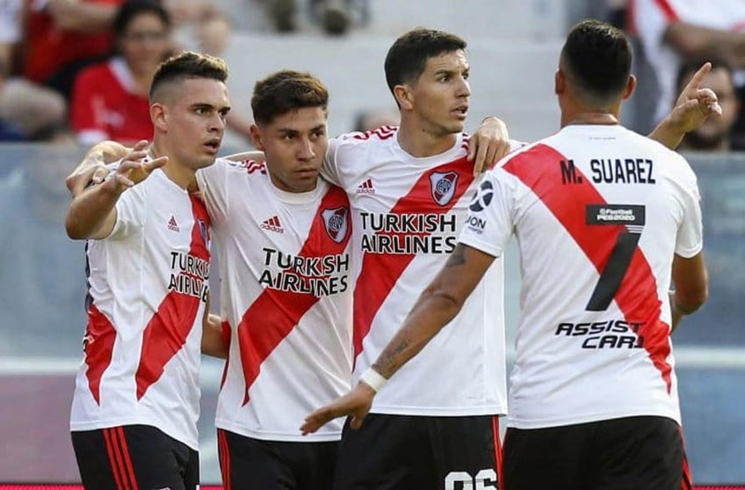 River venció a Independiente y se subió a la punta