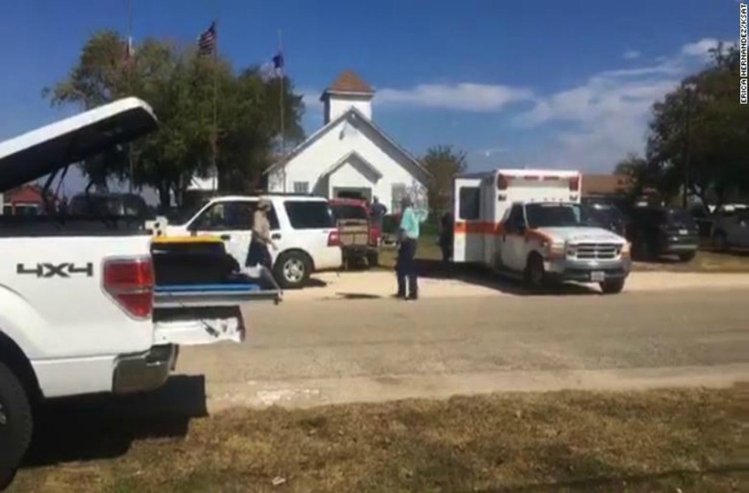 EEUU: 27 muertos por un tiroteo en una Iglesia