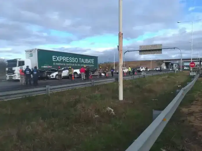 Fatal accidente entre un camión y una camioneta en la Ruta Nacional 14