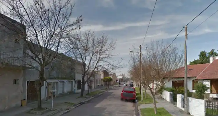 Motochorros le robaron la cartera a una mujer en Riobamba e Ituizangó