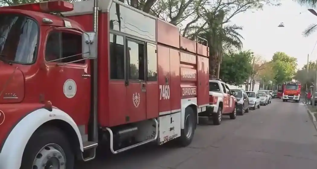 Momentos dramáticos: lograron rescatar a una niña que le había quedó el brazo atrapado en una pileta