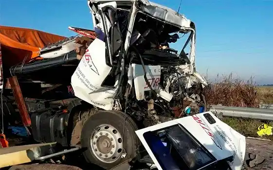 Video: camionero entrerriano protagonizó un choque fatal en Santa Fe