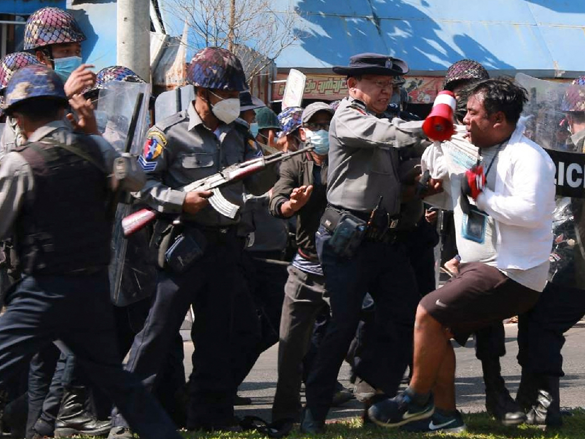 Siguen las marchas contra el golpe de Estado en Myanmar a pesar de la represión