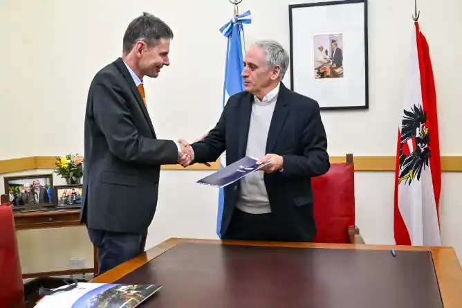 Javier Gastón recibió al embajador de Austria en Argentina