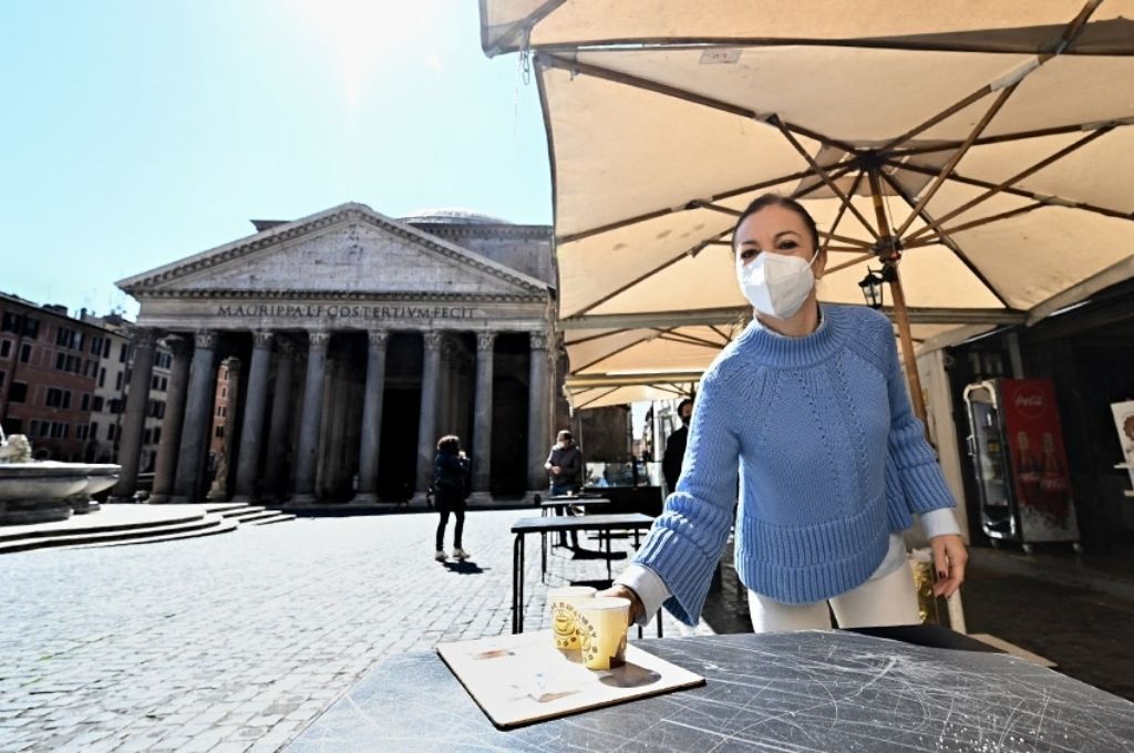 Italia empezará a vacunar a mayores de 18 años desde el 10 de junio