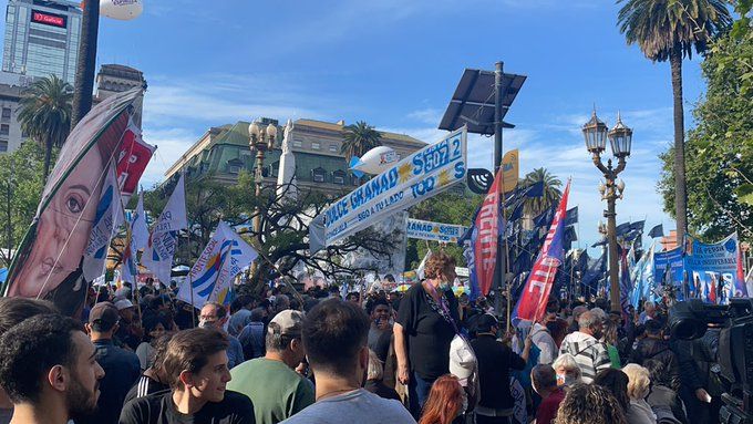 En el acto por el 17 de octubre, Hebe de Bonafini disparó contra Alberto Fernández: "Usted se junta con los ricos"