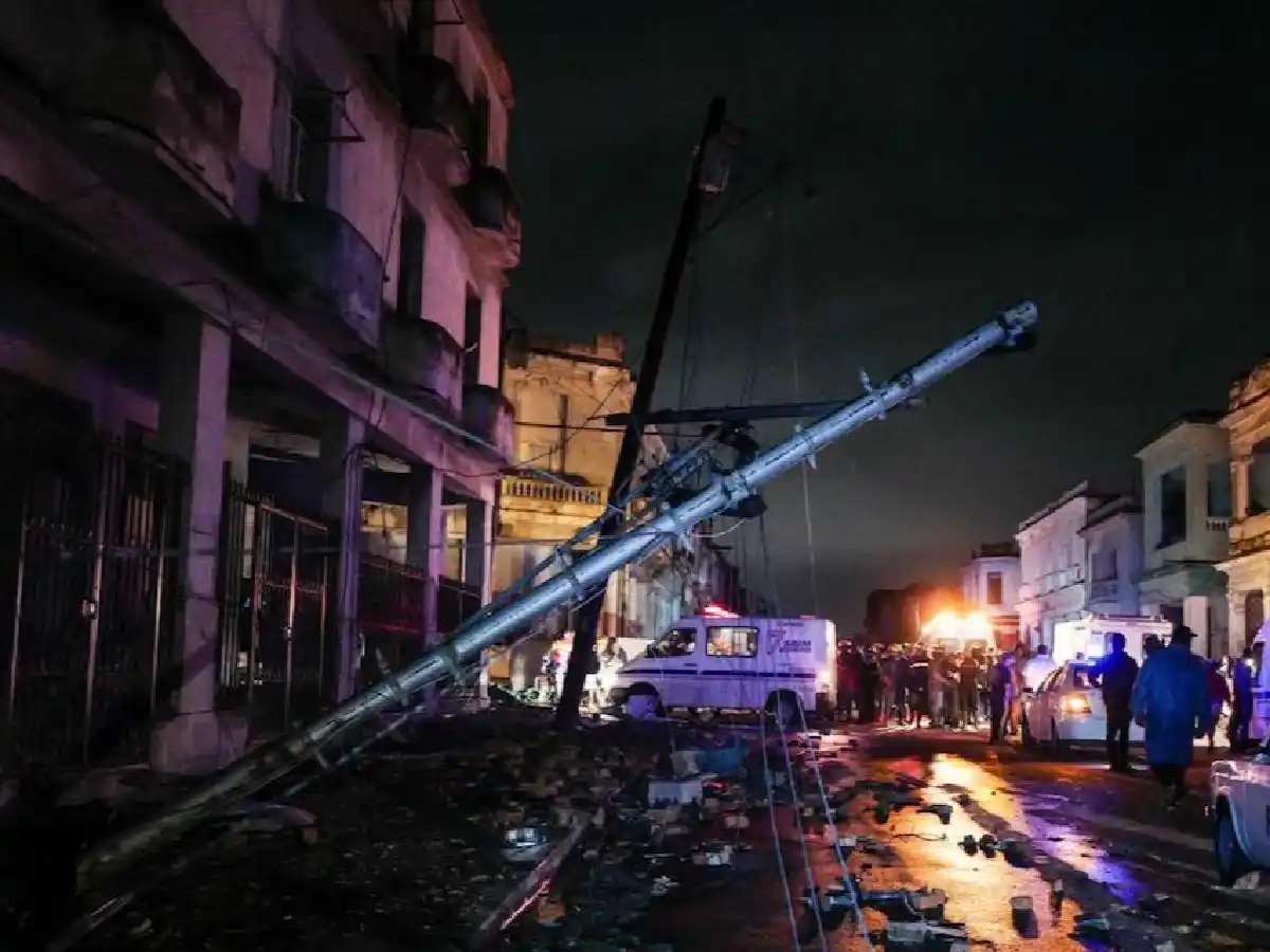Tres muertos y más de 170 heridos por el paso de un tornado por Cuba