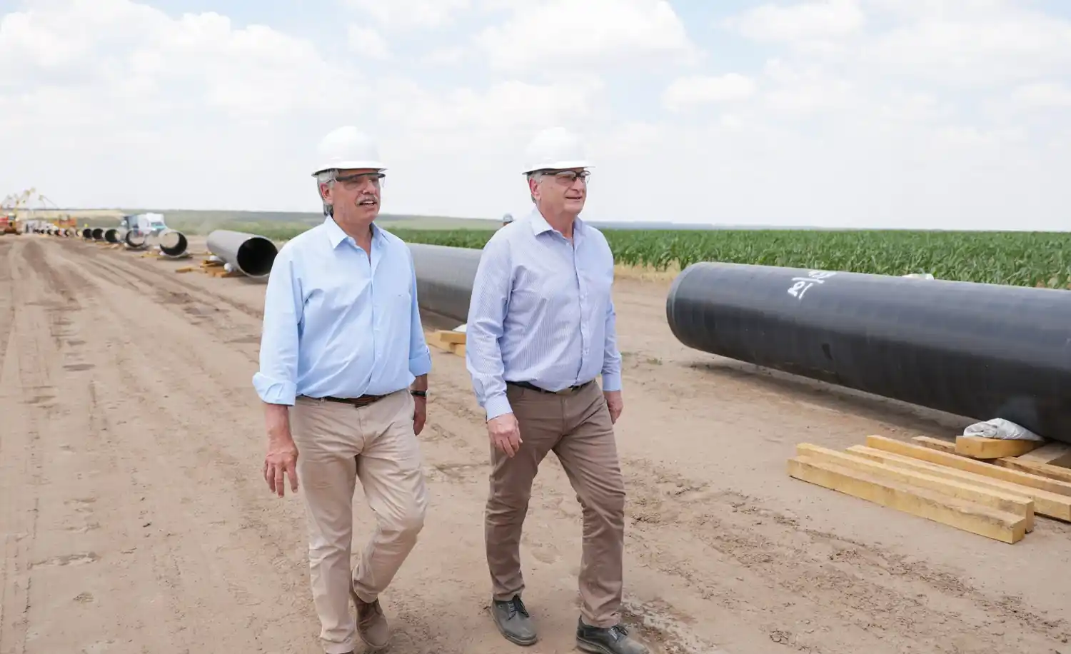 El presidente Alberto Fernández, junto al gobernador pampeano, Sergio Ziliotto.