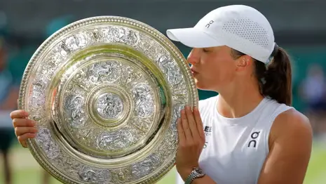 Swiatek demolió a Anisimova y ganó su primer título en Wimbledon