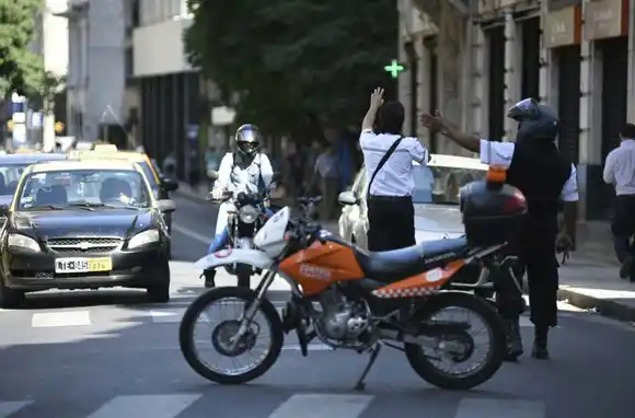 Refuerzan los controles de motos en horarios bancarios para evitar salideras