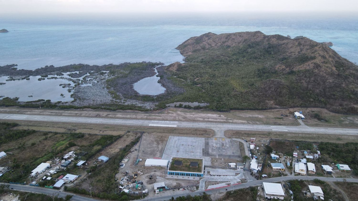 Aeropuerto en el paraíso: inauguran nueva terminal de Providencia