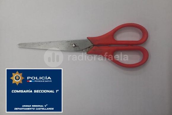 Ingresó a una casa en el centro de la ciudad y amenazó al dueño con una tijera