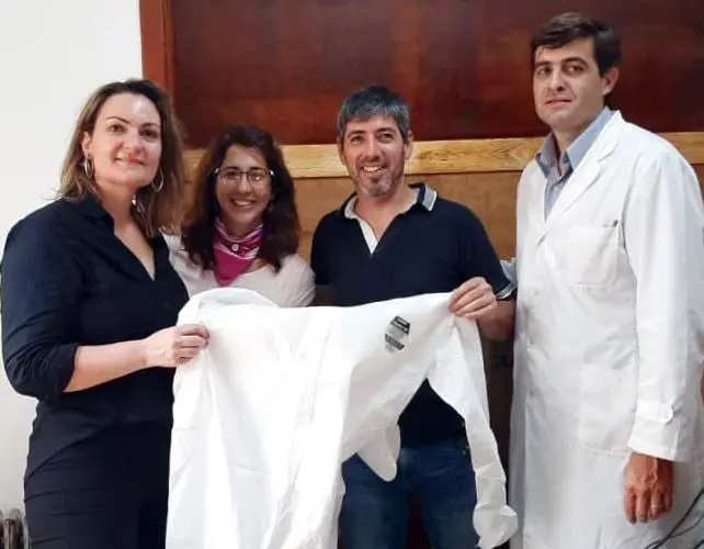Donaron mamelucos descartables al Hospital para todo el personal