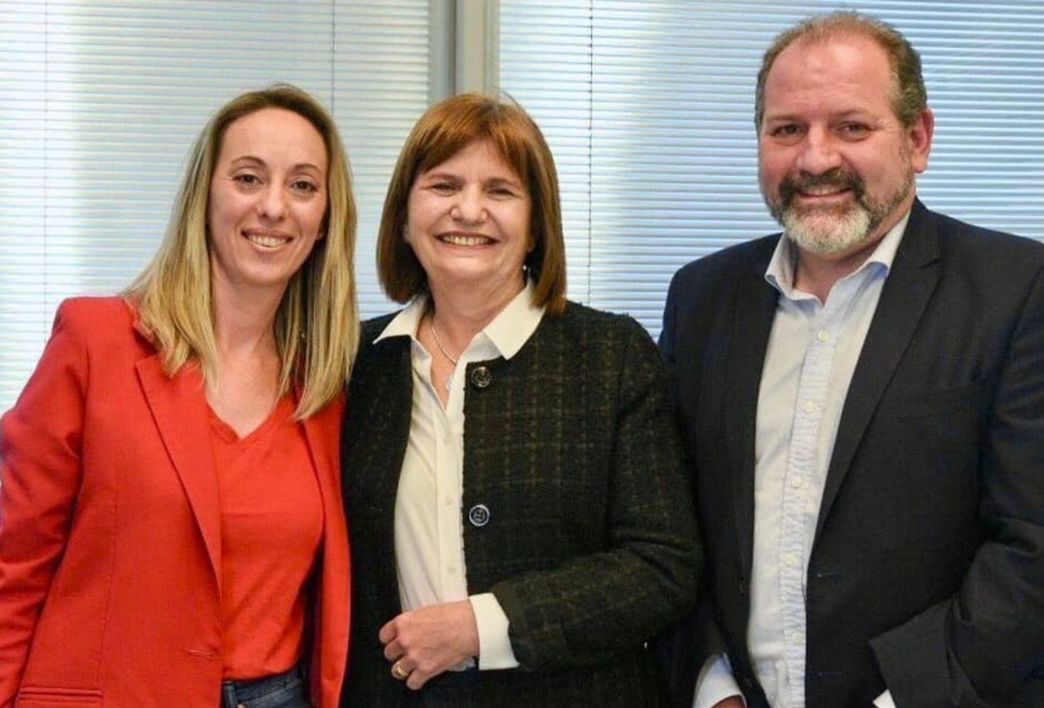 Charly Cardozo lanzó su precandidatura a Intendente con una sugestiva foto junto a Patricia Bullrich y Renata Ghilotti