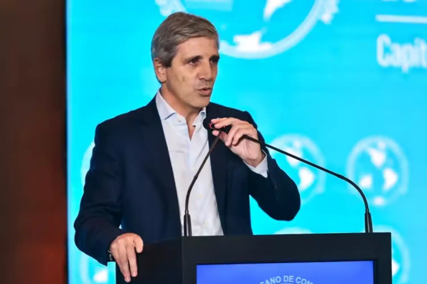 Caputo que asegura una baja de precios tras la reducción del impuesto