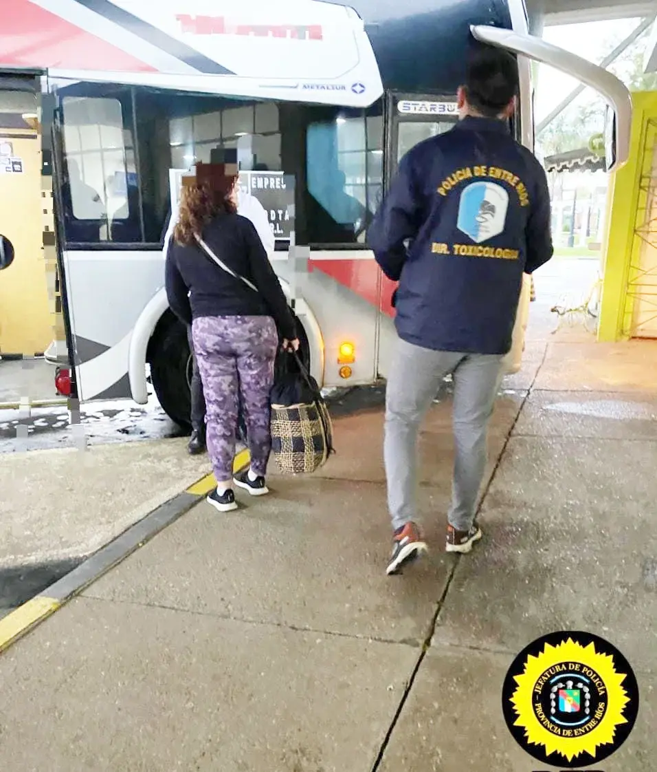 Incautan cocaína durante un operativo por narcomenudeo en la Terminal de Ómnibus