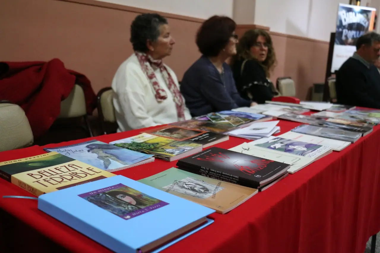 Con la orquesta de la Armada Argentina, inauguran la feria del libro en el Centro de Comercio