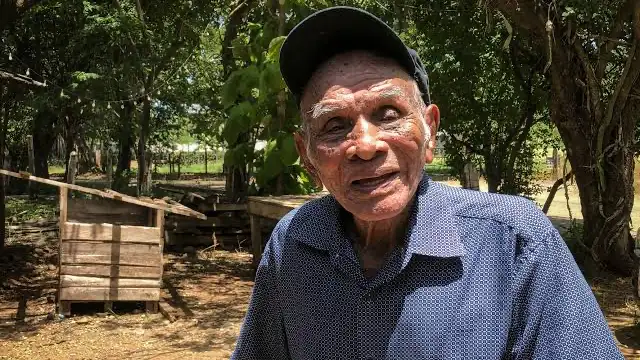 José Flores tiene 119 años.