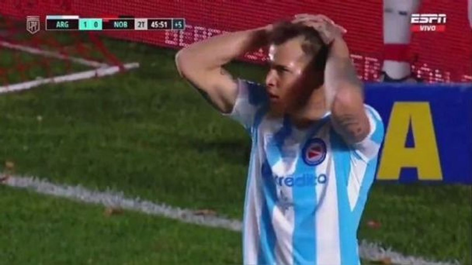 ¿No fue gol? El increíble fallo de Nicolás Reniero