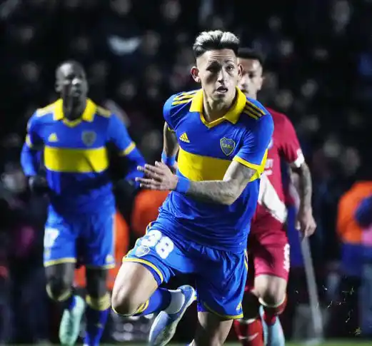 Boca perdió y Argentinos se trepó a la punta