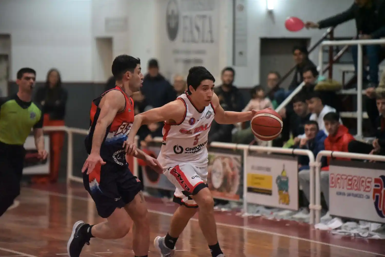 El "Albo" juega en su estadio por la Liga Cordobesa.