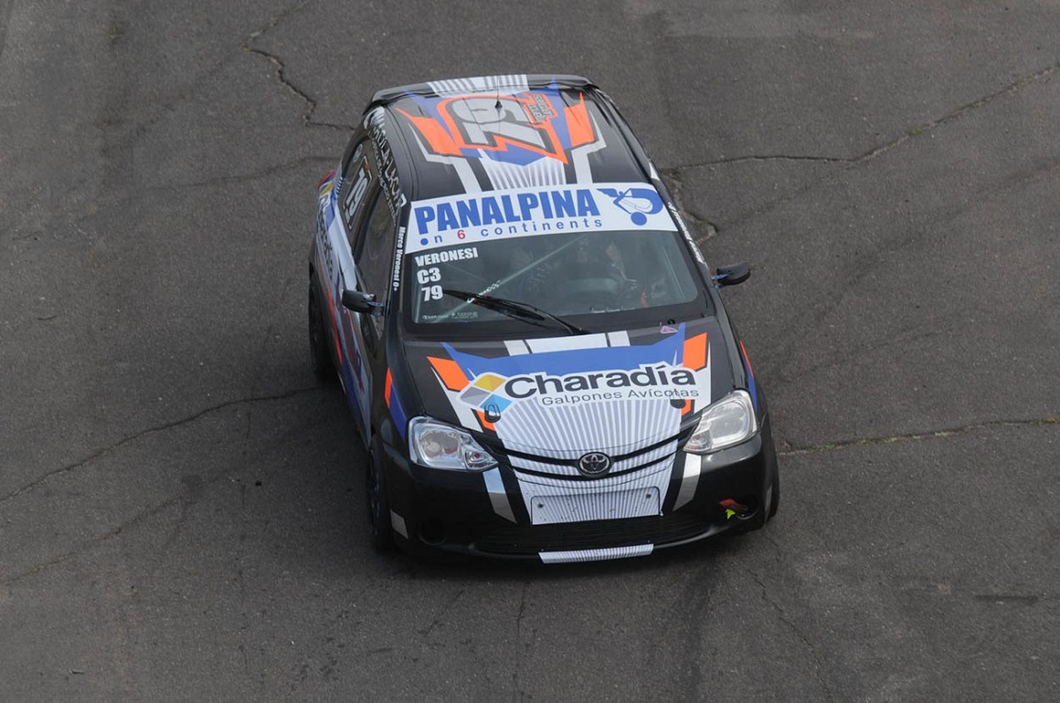 Poca fortuna para Marco Veronesi en la primera jornada del Turismo Pista