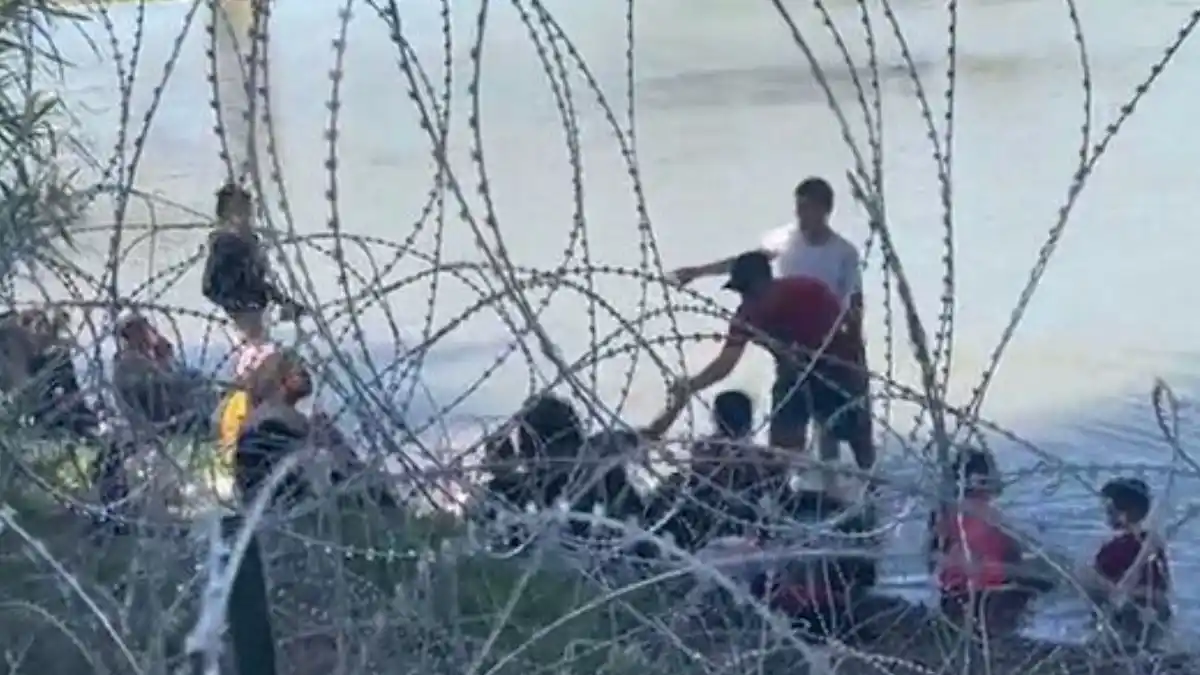 Por ayudar y alentar los cruces fronterizos ilegales TEXAS DEMANDA A BIDEN