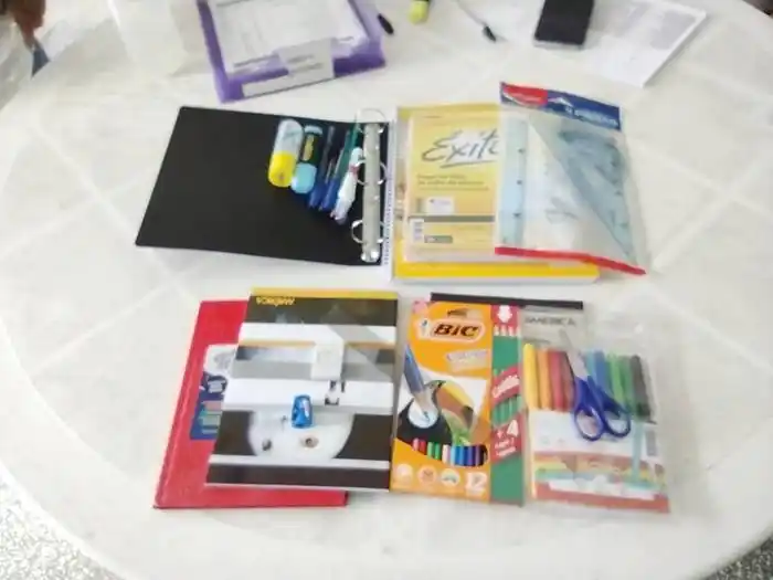 ATE Concordia entrega los kits  escolares y guardapolvos a sus afiliados 