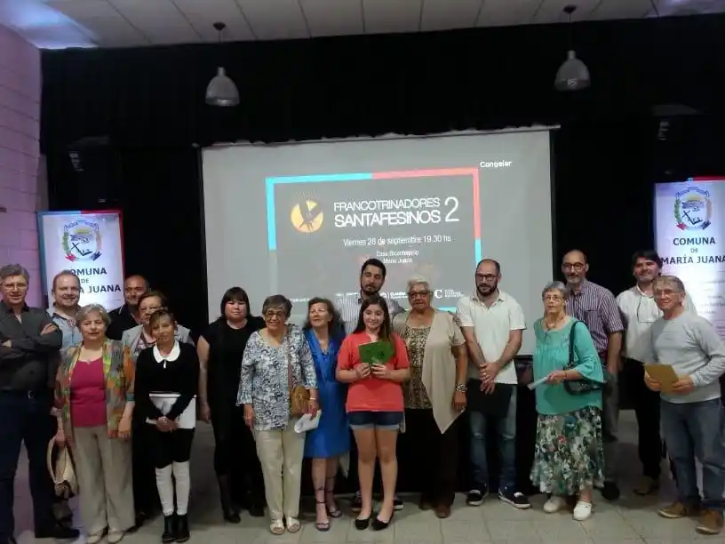 Los “Francotrinadores Santafesinos” inundaron de poesía a María Juana