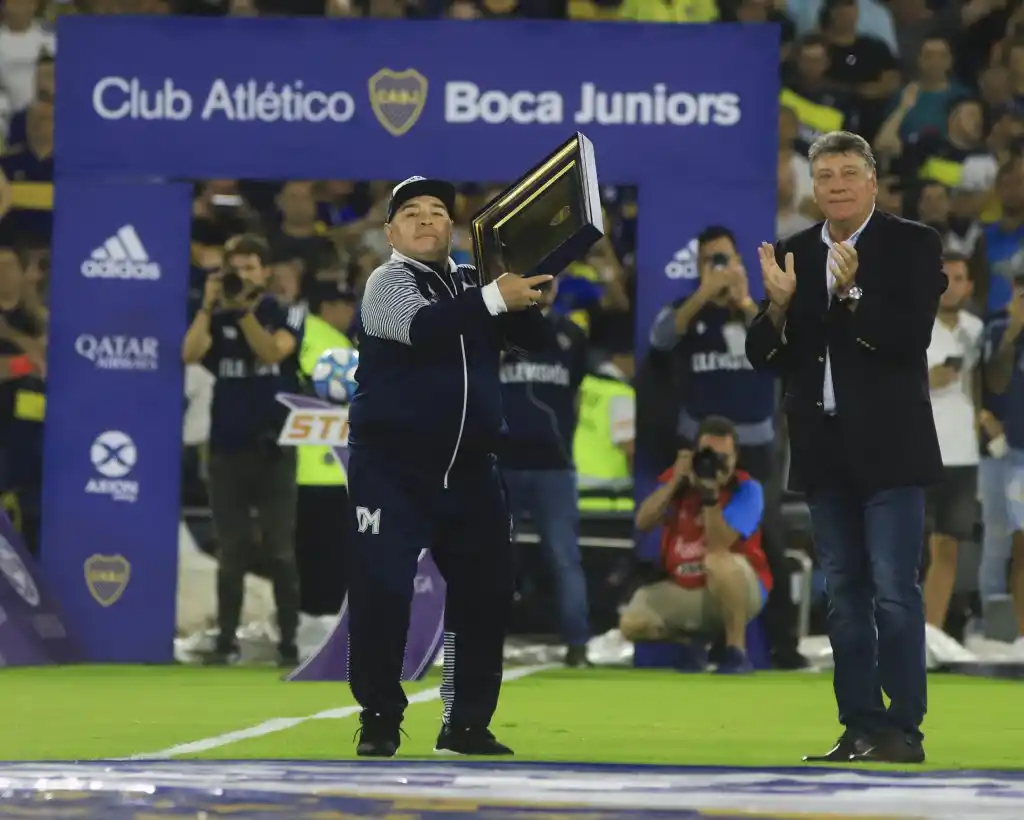 El homenaje a Maradona 