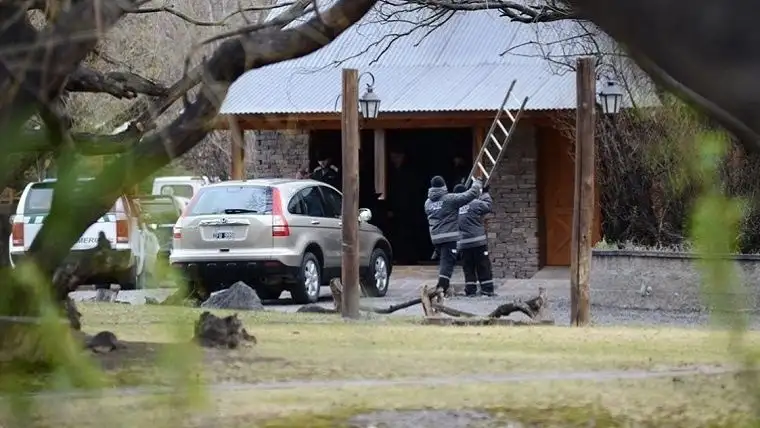 El Calafate: sigue el allanamiento, habrían hallado dos bóvedas
