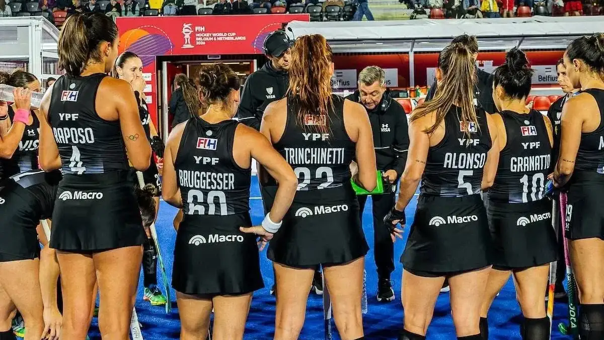 Las Leonas, con Bruggesser, jugarán en semifinales con Australia.