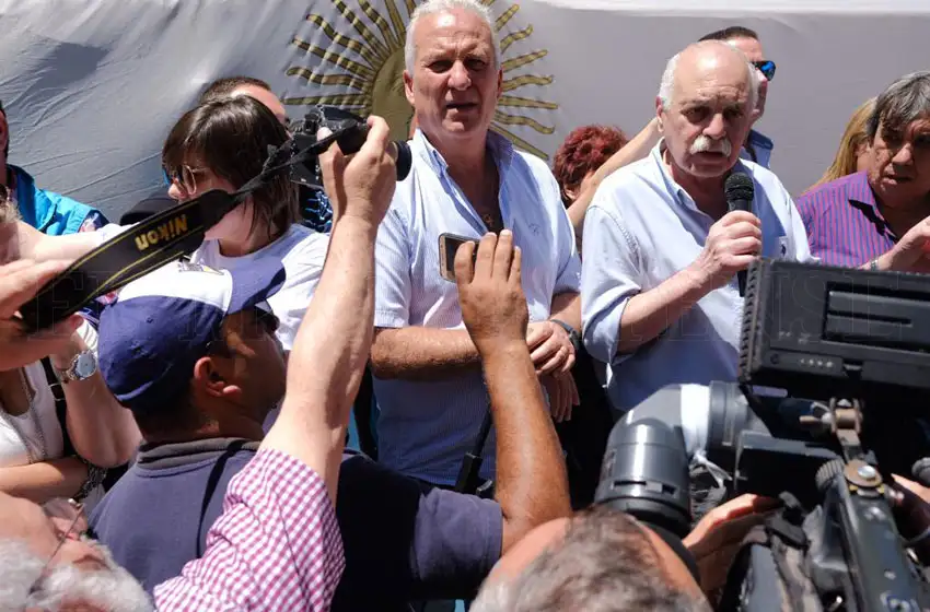 En plena movilización, los municipales vuelven a reunirse con Arroyo