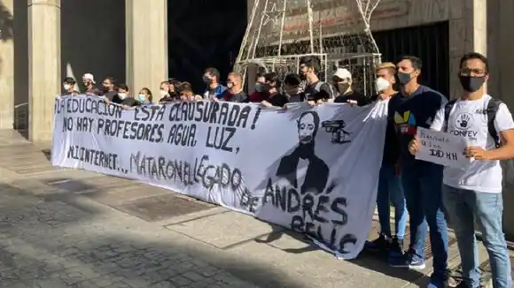 ESTUDIANTES EN LA CALLE: denuncian la debacle de la educación causada por el madurismo