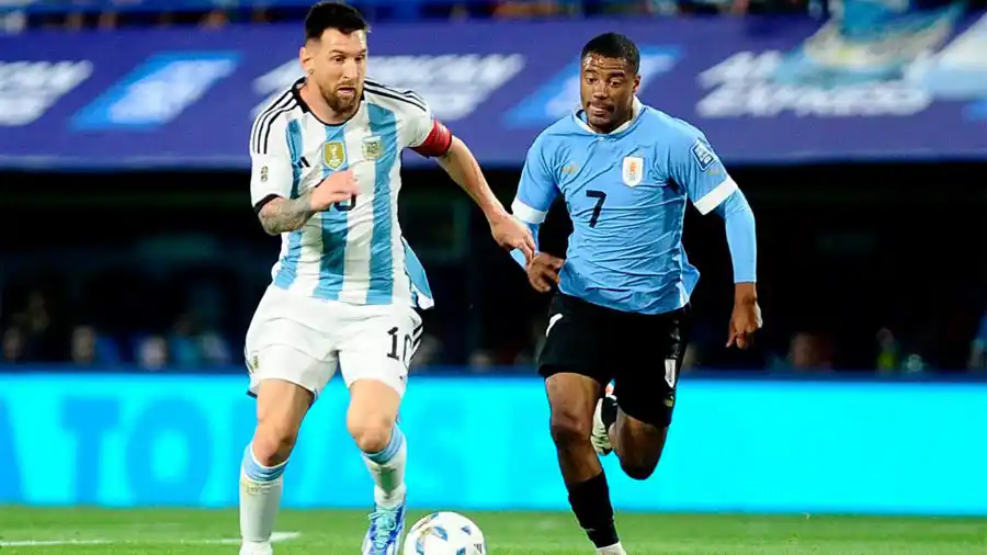 La Argentina cayó ante Uruguay, que fue superior en el clásico