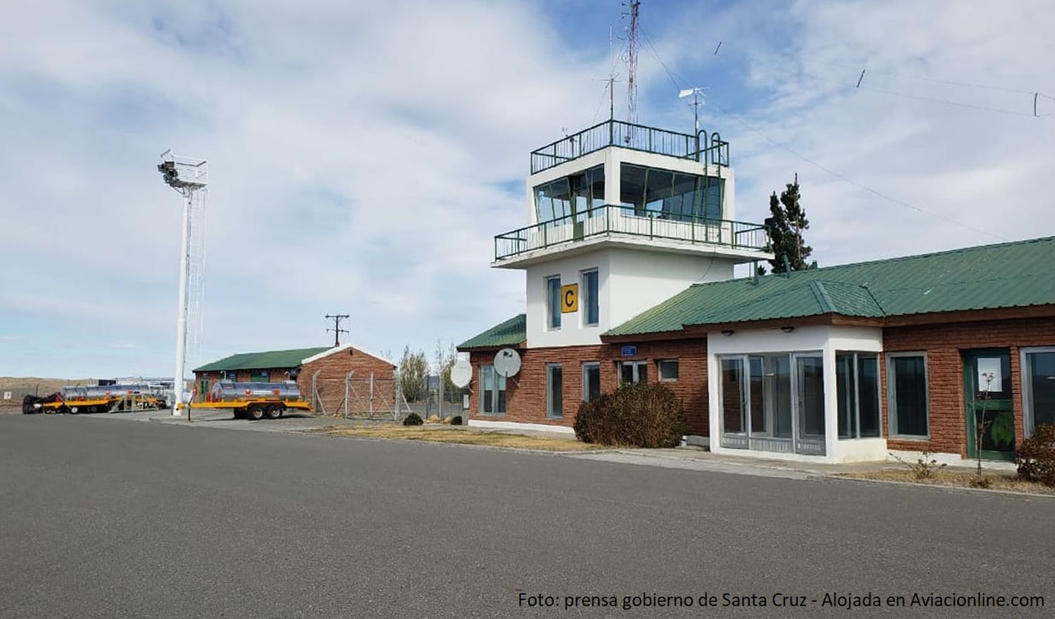 LADE inauguró sus vuelos a Perito Moreno