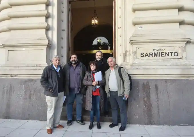 Docentes reclamaron al Gobierno de Macri la reapertura "urgente" de la paritaria