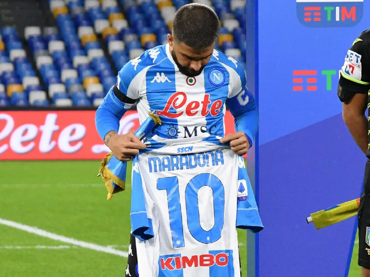 Napoli no se olvidó de su máximo ídolo
