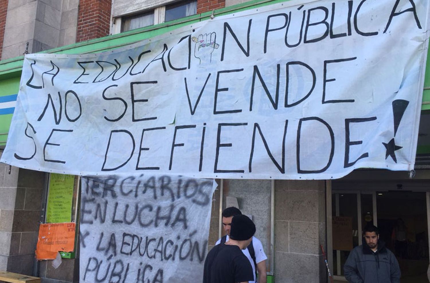 Estudiantes amenazan con más medidas si no los recibe la Provincia