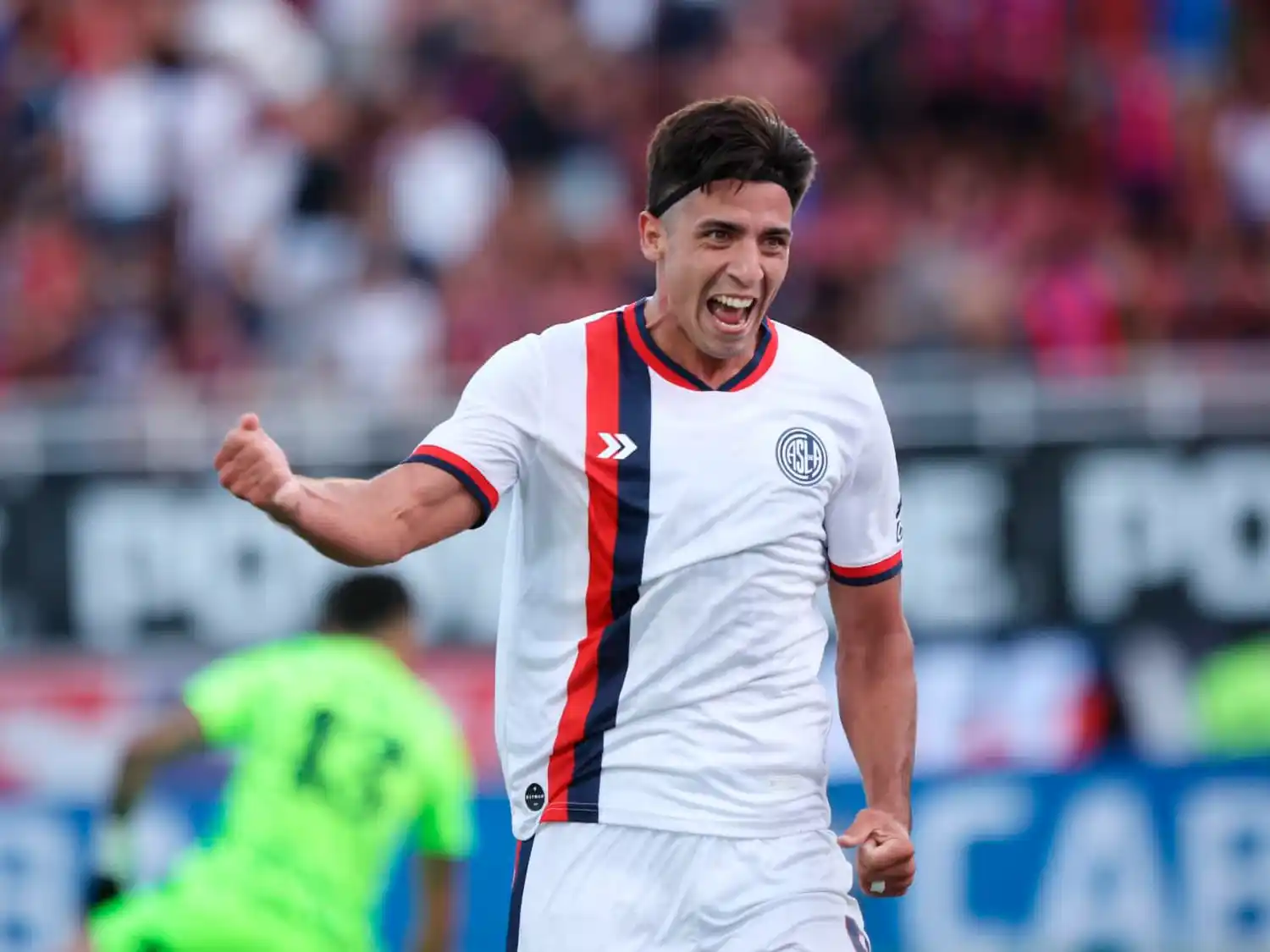 Cuello celebra el segundo gol de San Lorenzo.