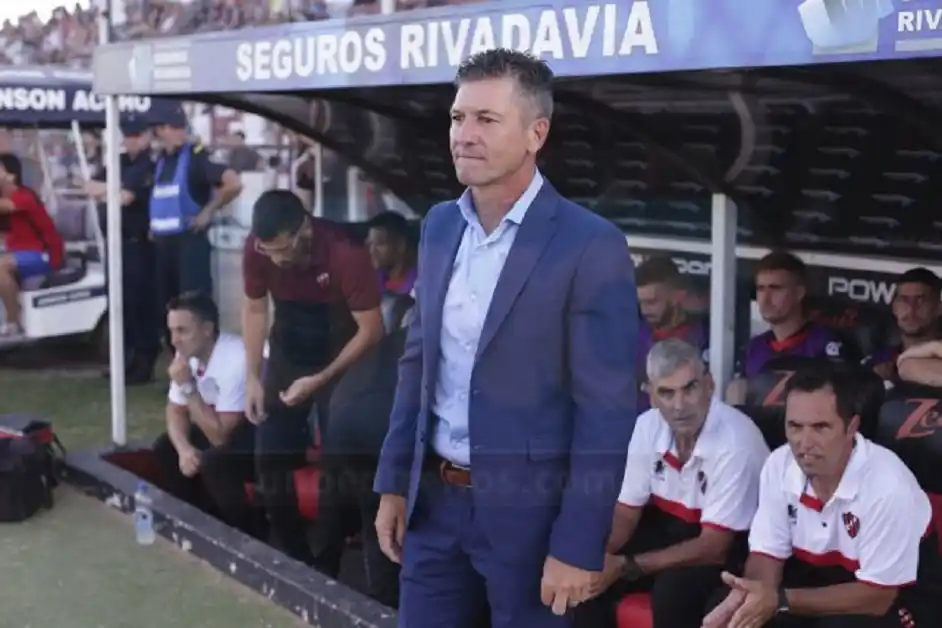 Se fue Mario Sciaqua y Patronato se quedó sin director técnico