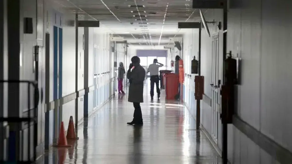 Integrantes del personal de salud en un hospital. (Xinhua/Archivo)