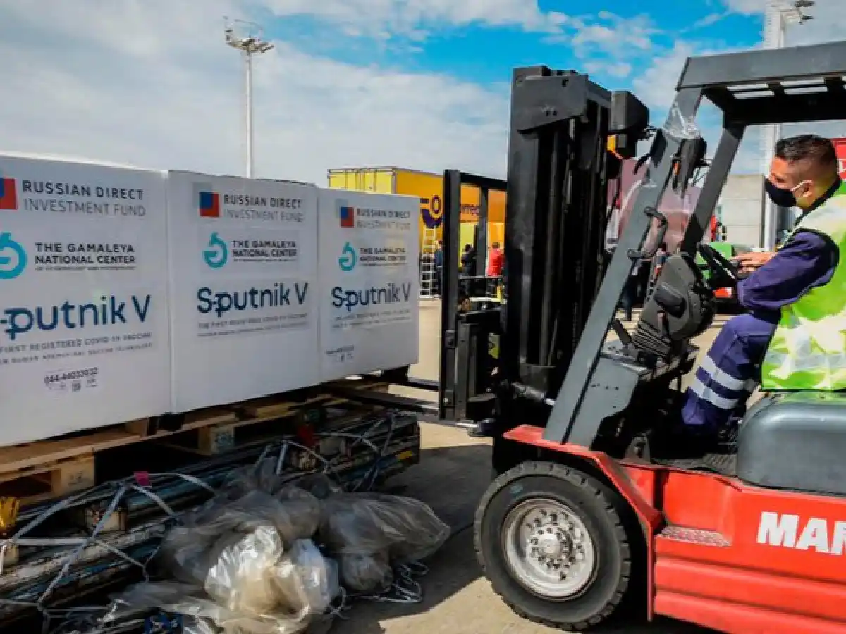 Provincia por provincia, cómo se van a distribuir las 650.000 dosis del primer componente de Sputnik V que llegaron al país
