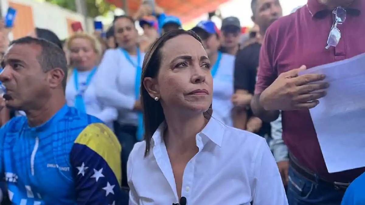 «¡LA SEÑORA SIGUE CON SUS LOCURAS!» Lo que respondió Bernal ante amenazas en contra de María Corina Machado