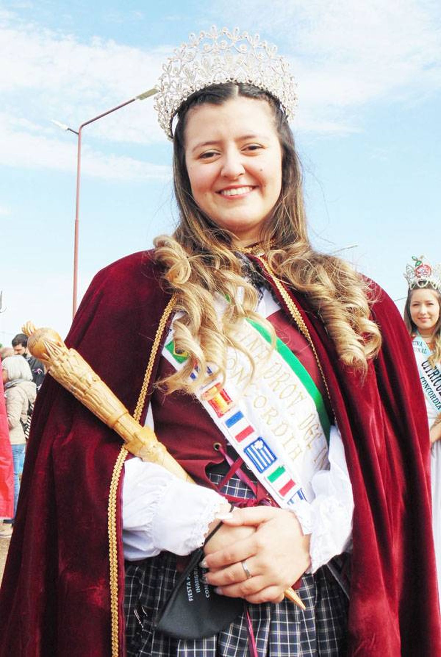 Se coronó a la nueva Reina de la XXVIII Fiesta Provincial del Inmigrante