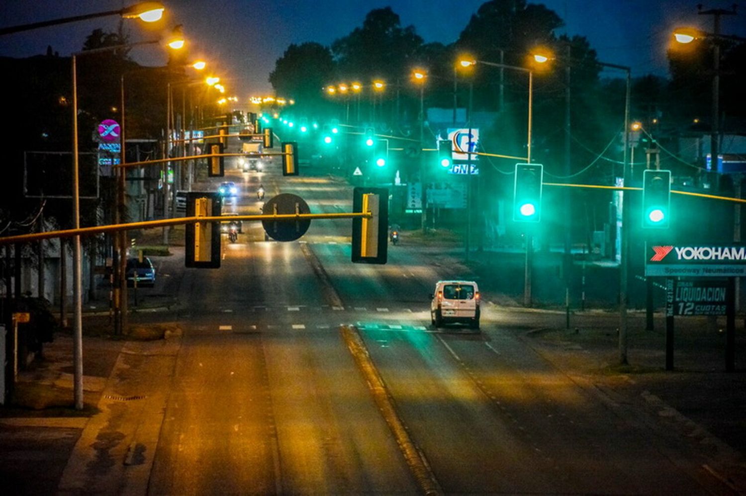 Mañana con cielo despejado en las primeras horas y luego parcialmente nublado.